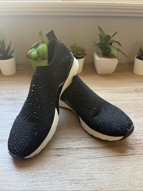 Zara Women's size 6 Black Slip-On Knit Sneakers with Crystal Detail